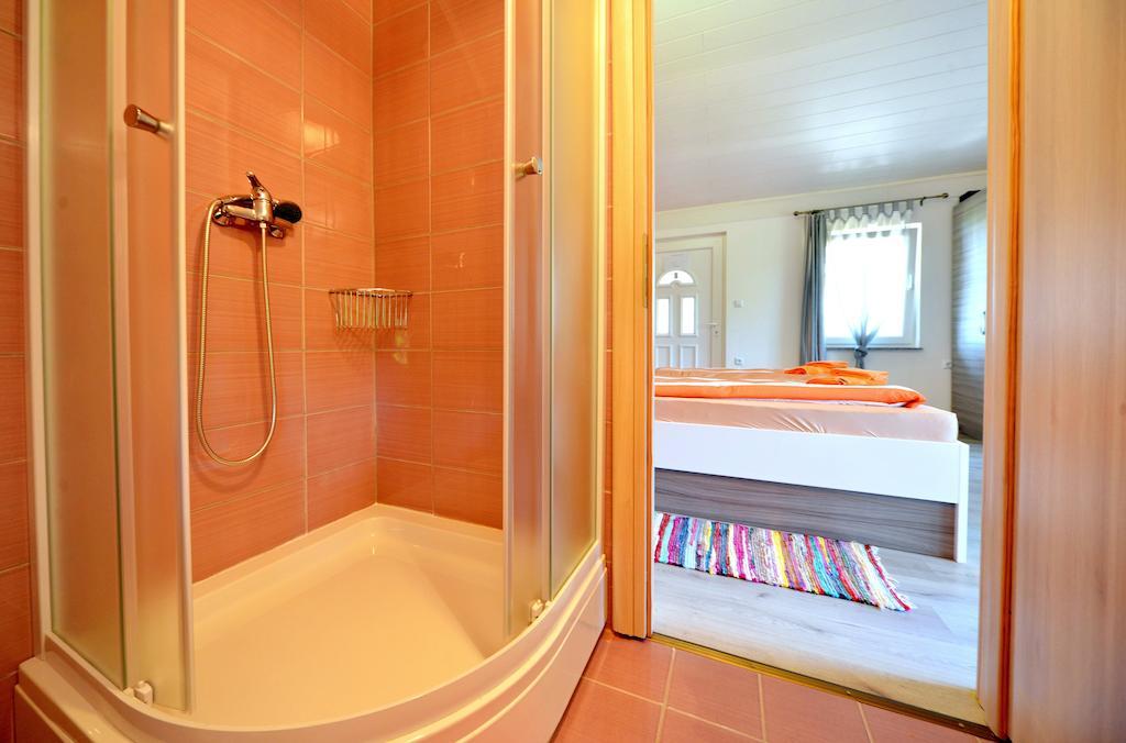 Guest House Rudine Slunj Rum bild