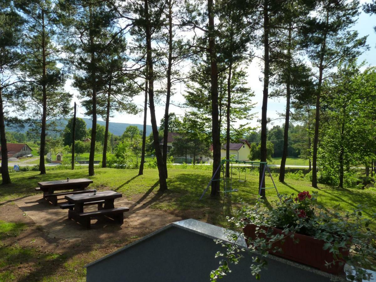Guest House Rudine Slunj Exteriör bild